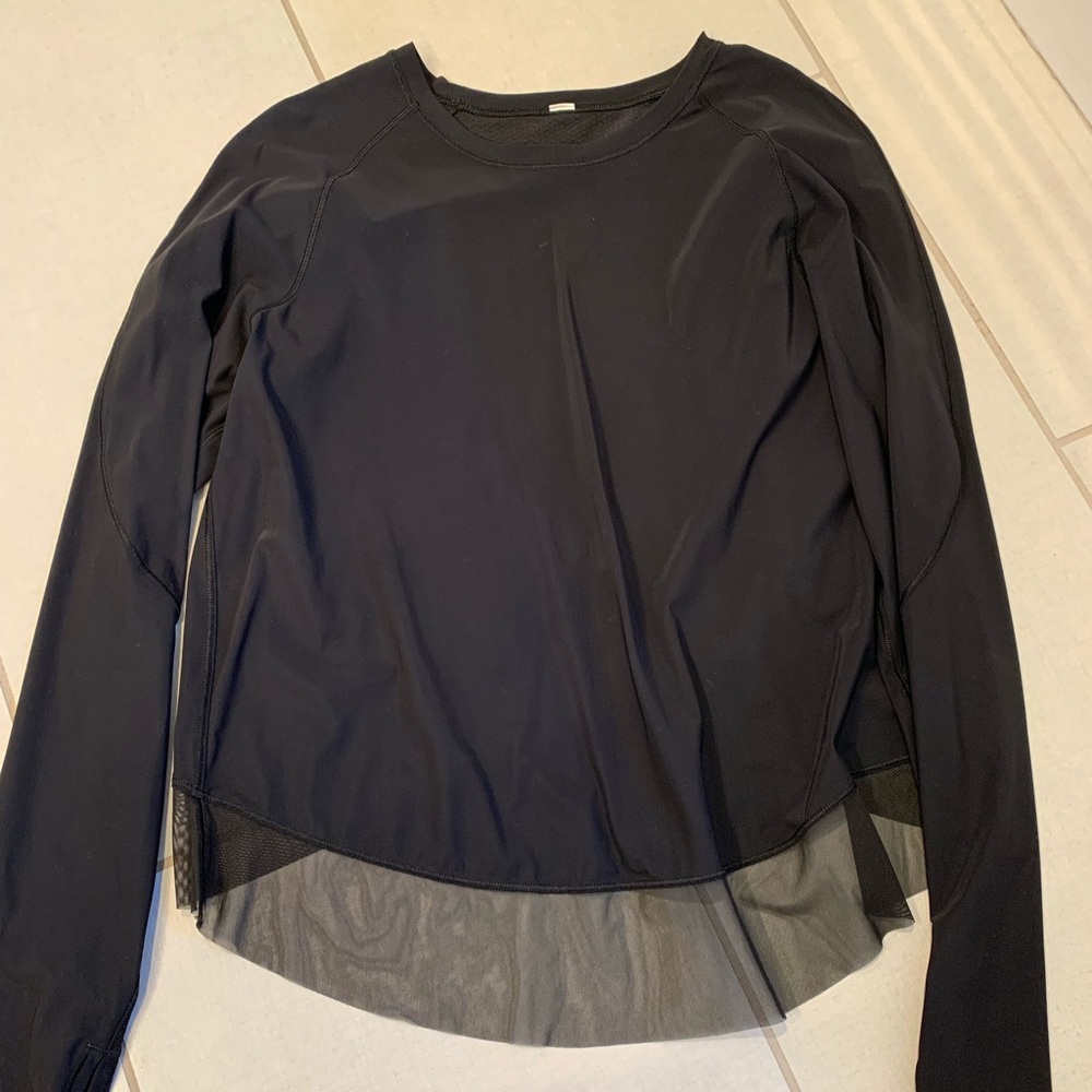 Lululemon long sleeve tee. Mesh bottom, open back!